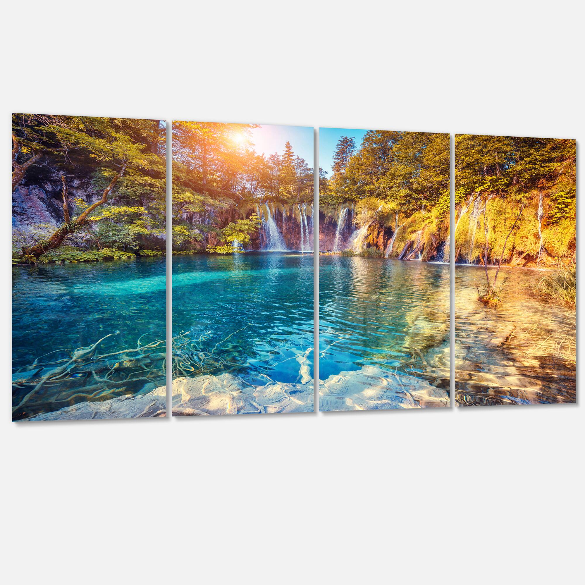 Designart - Turquoise Water and Sunny Beams